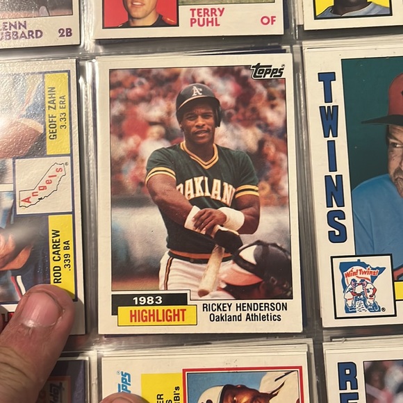 Binder with approx 40 card pages filled front in back at 18 cards per page - Picture 8 of 16